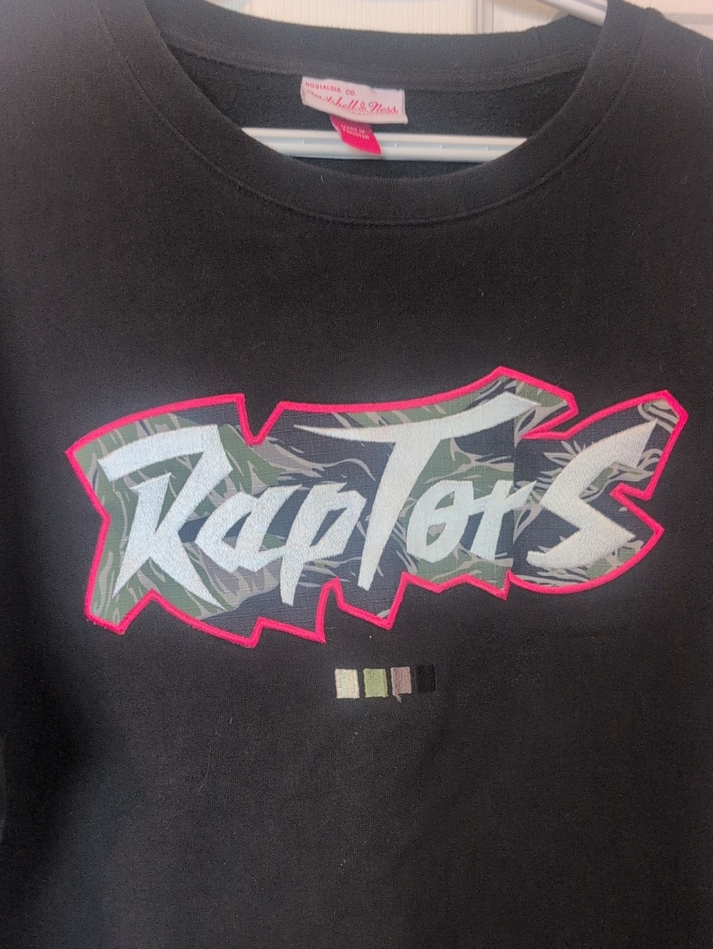 Toronto Raptors Embroidered Crewneck - Picture 3 of 5